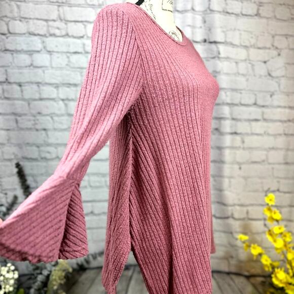 Love by Chesley Scoop Neck, Bell Sleeves Sweater - size M - Picture 2 of 11